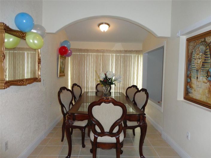 Image No.8-3 Bed Property for sale