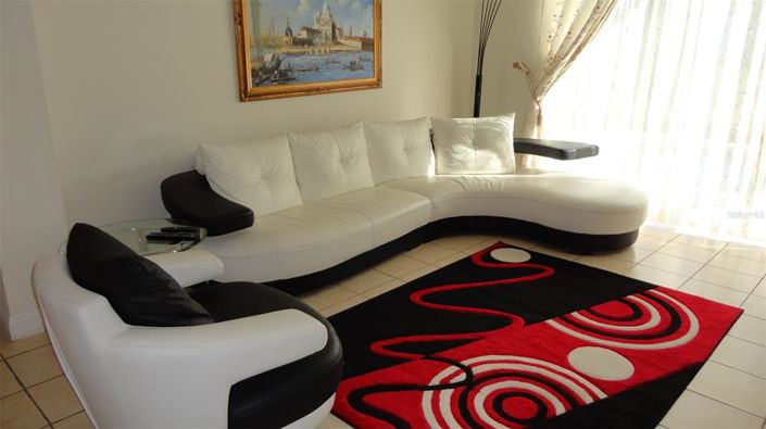 Image No.9-3 Bed Property for sale