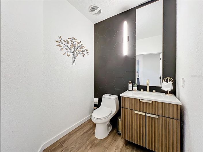 Image No.17-3 Bed Property for sale