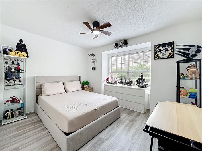 Image No.23-3 Bed Property for sale