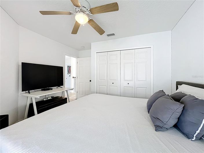 Image No.26-3 Bed Property for sale