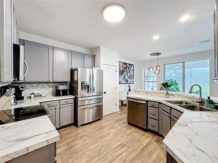 Image No.5-3 Bed Property for sale