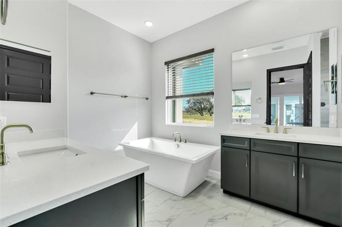 Image No.22-4 Bed Property for sale