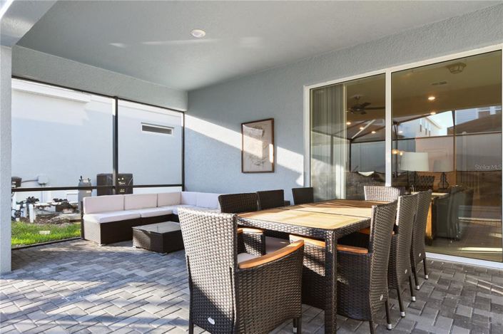 Image No.60-8 Bed Property for sale