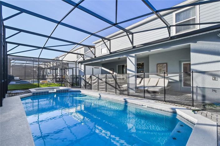 Image No.64-8 Bed Property for sale