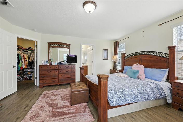 Image No.24-4 Bed Property for sale