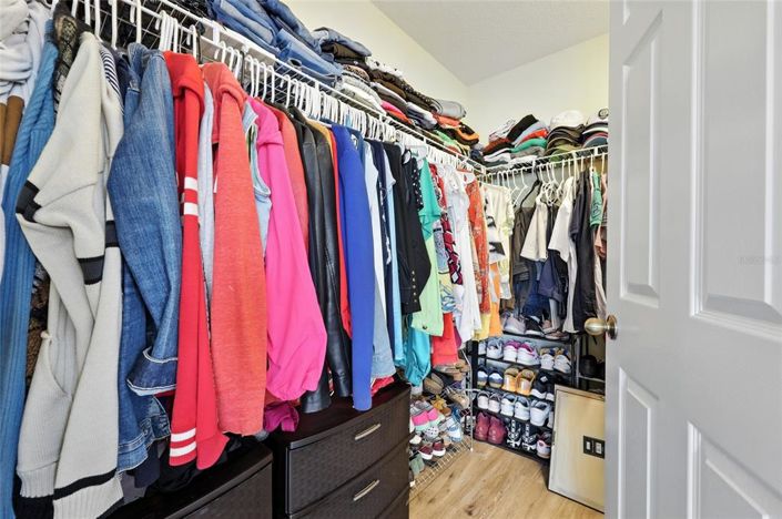 Image No.27-4 Bed Property for sale