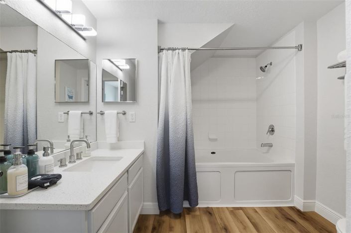 Image No.17-4 Bed Townhouse for sale