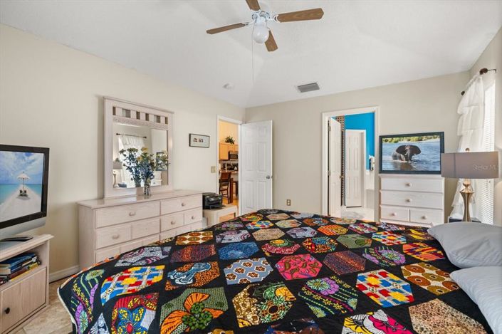 Image No.25-5 Bed Property for sale