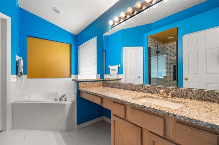 Image No.26-5 Bed Property for sale