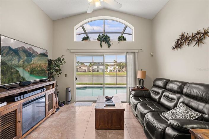 Image No.5-5 Bed Property for sale