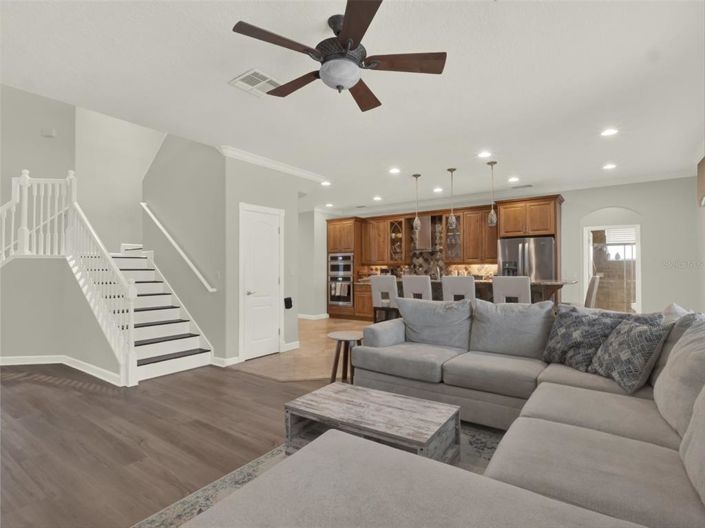 Image No.12-5 Bed Property for sale