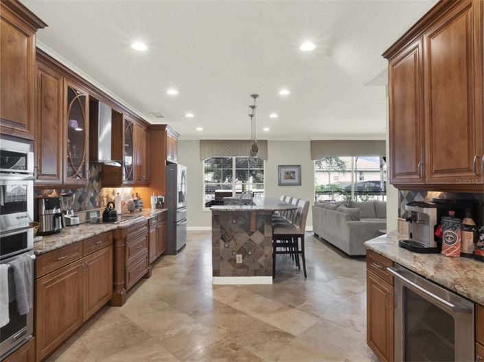 Image No.14-5 Bed Property for sale