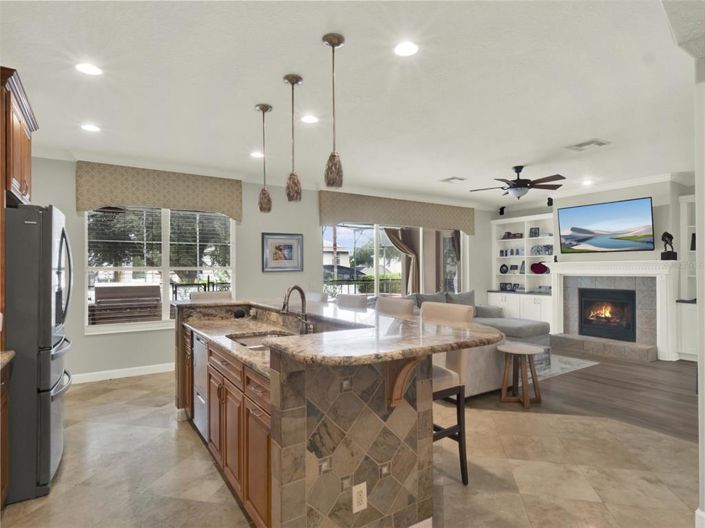 Image No.15-5 Bed Property for sale