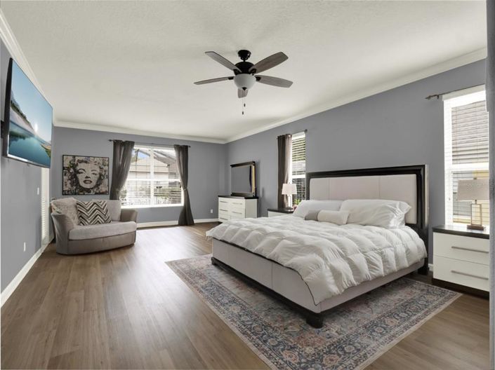 Image No.17-5 Bed Property for sale