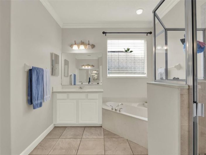 Image No.21-5 Bed Property for sale