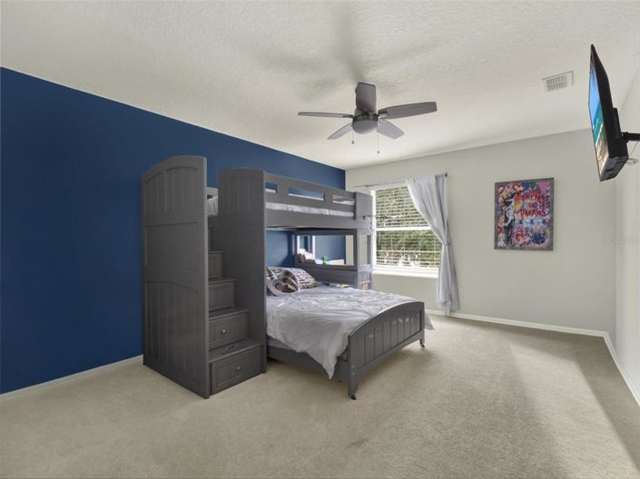 Image No.28-5 Bed Property for sale