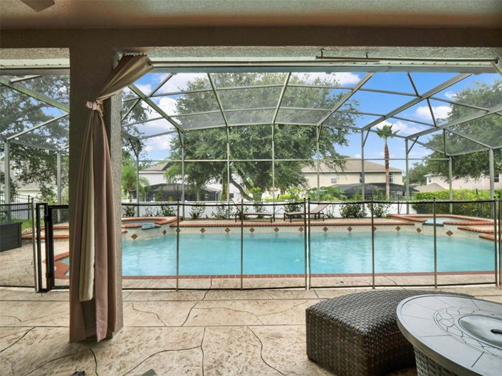 Image No.40-5 Bed Property for sale