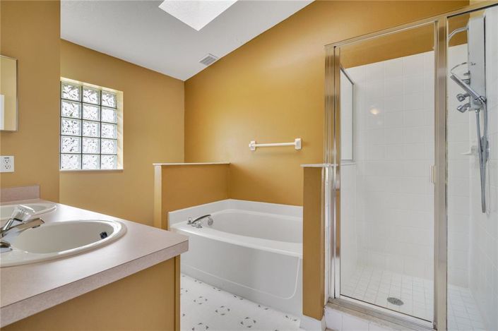 Image No.11-3 Bed Property for sale