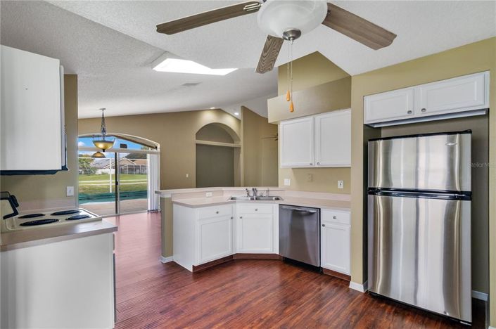 Image No.17-3 Bed Property for sale