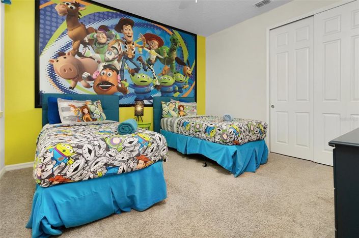 Image No.25-6 Bed Property for sale