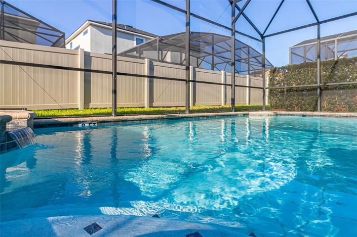 Image No.59-6 Bed Property for sale