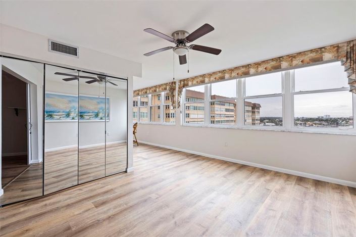 Image No.15-2 Bed Property for sale