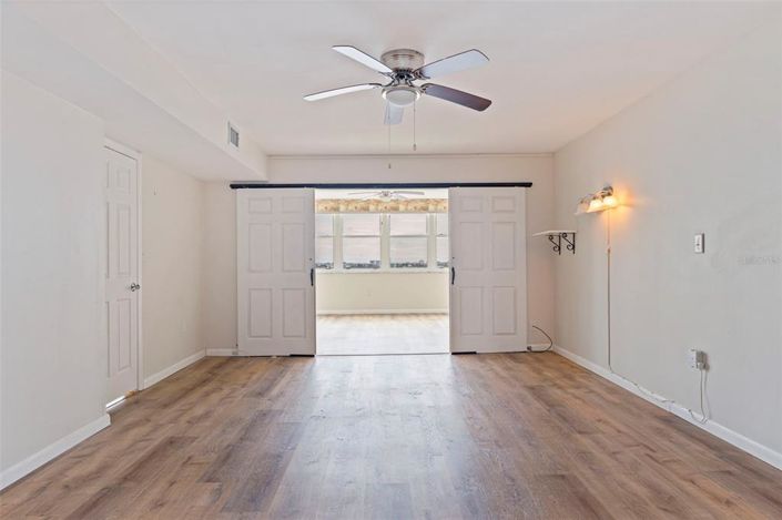 Image No.20-2 Bed Property for sale