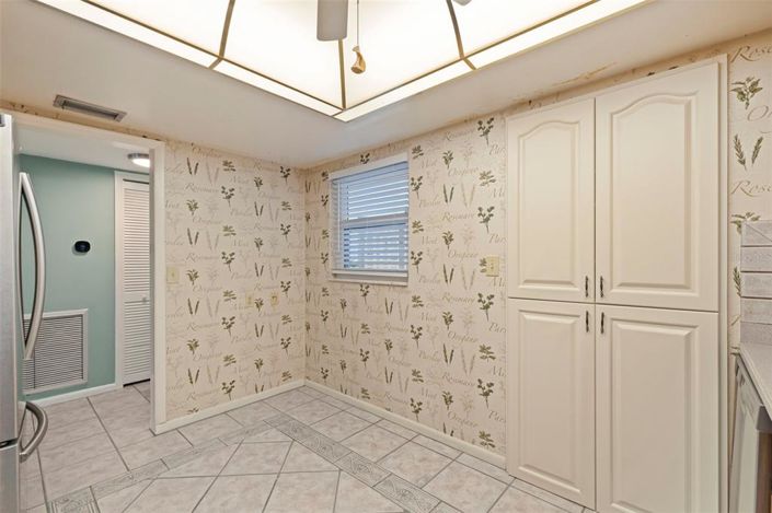 Image No.8-2 Bed Property for sale