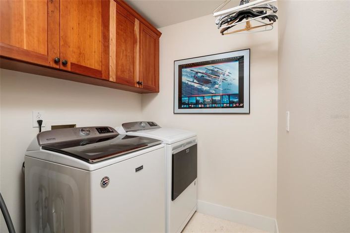 Image No.32-2 Bed Townhouse for sale