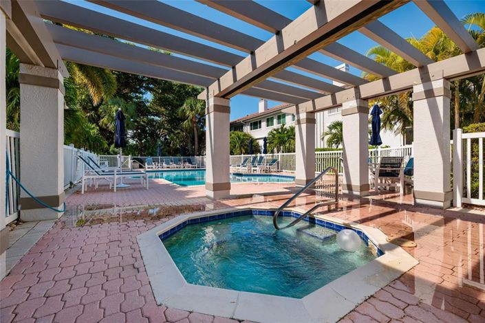 Image No.45-2 Bed Townhouse for sale