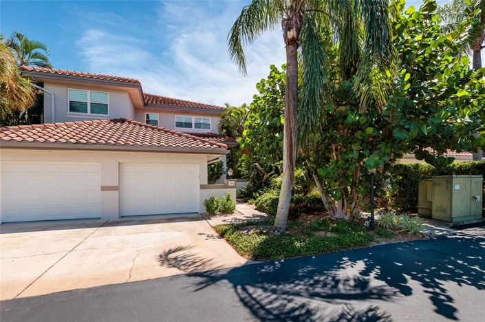 Image No.55-2 Bed Townhouse for sale