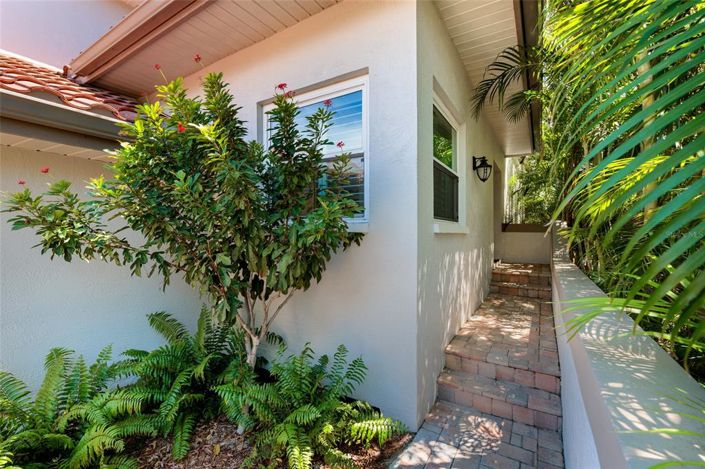 Image No.56-2 Bed Townhouse for sale