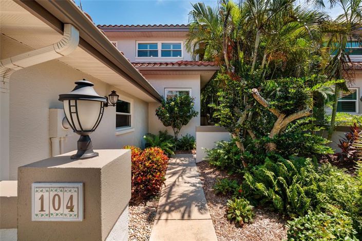 Image No.57-2 Bed Townhouse for sale