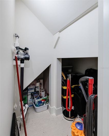 Image No.62-2 Bed Townhouse for sale