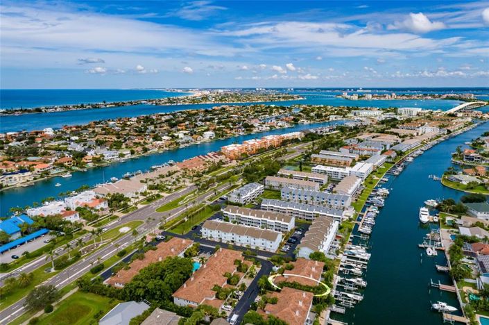 Image No.65-2 Bed Townhouse for sale