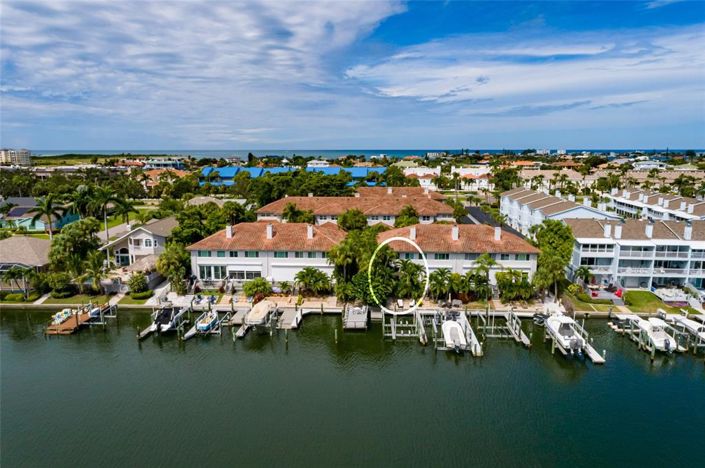 Image No.66-2 Bed Townhouse for sale