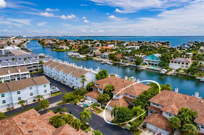 Image No.67-2 Bed Townhouse for sale