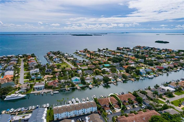 Image No.72-2 Bed Townhouse for sale