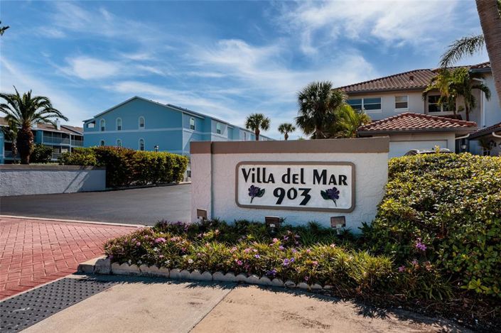 Image No.74-2 Bed Townhouse for sale