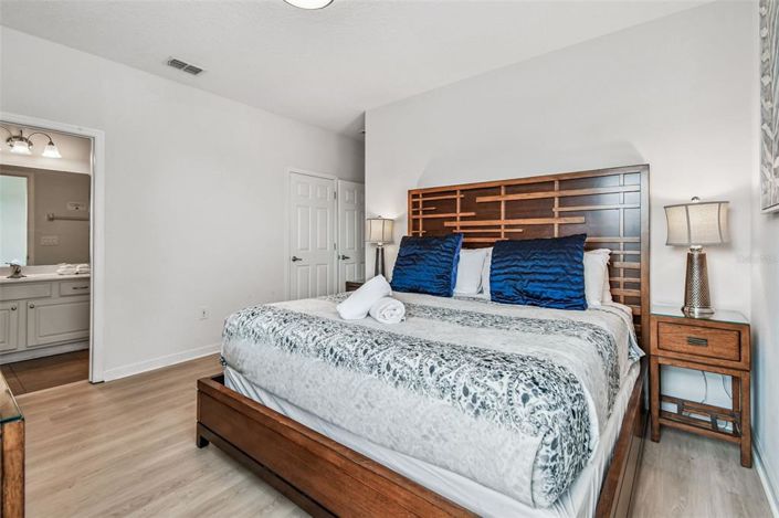 Image No.34-7 Bed Property for sale