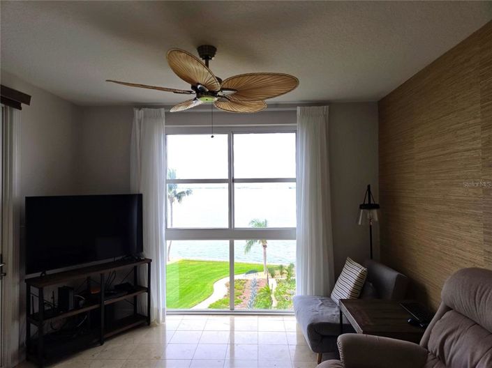 Image No.19-2 Bed Property for sale