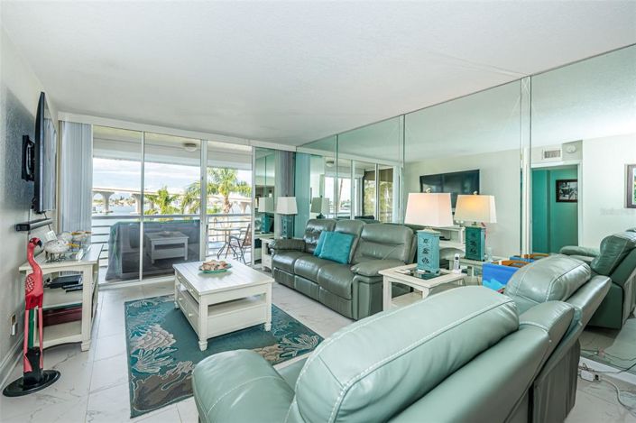 Image No.12-2 Bed Property for sale