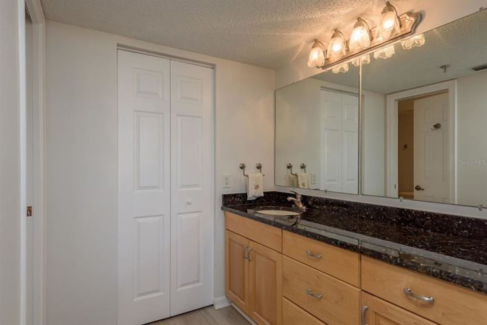 Image No.23-2 Bed Property for sale