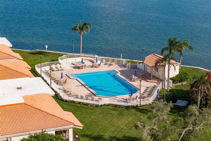 Image No.29-2 Bed Property for sale