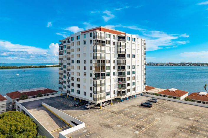 Image No.35-2 Bed Property for sale