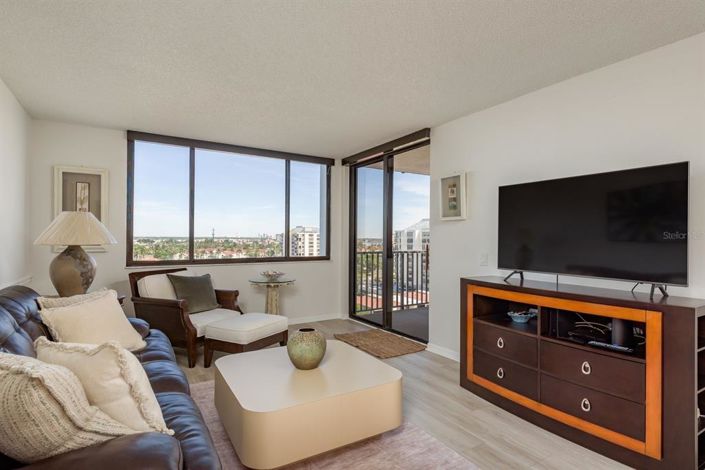 Image No.5-2 Bed Property for sale