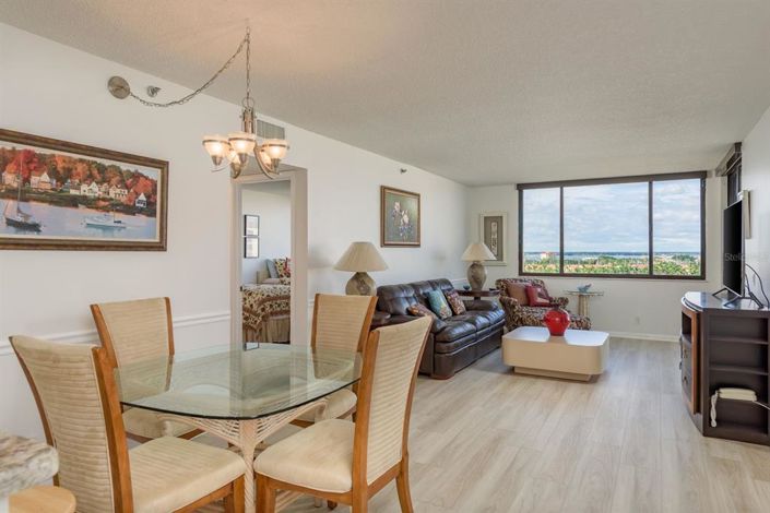 Image No.6-2 Bed Property for sale