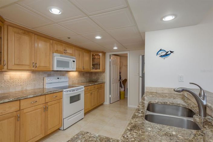 Image No.7-2 Bed Property for sale