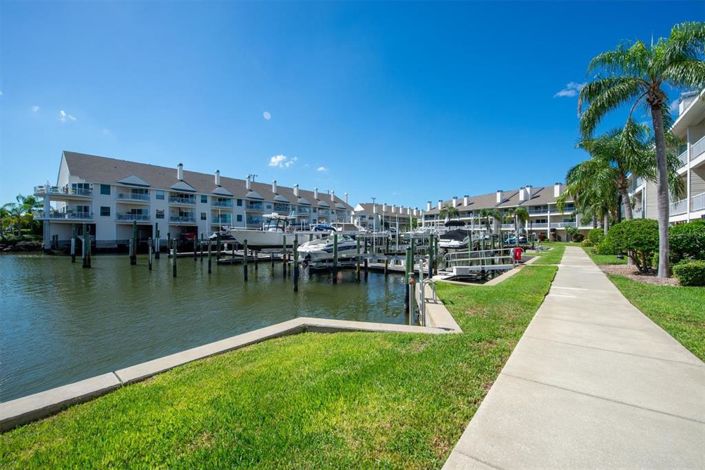 Image No.32-2 Bed Property for sale